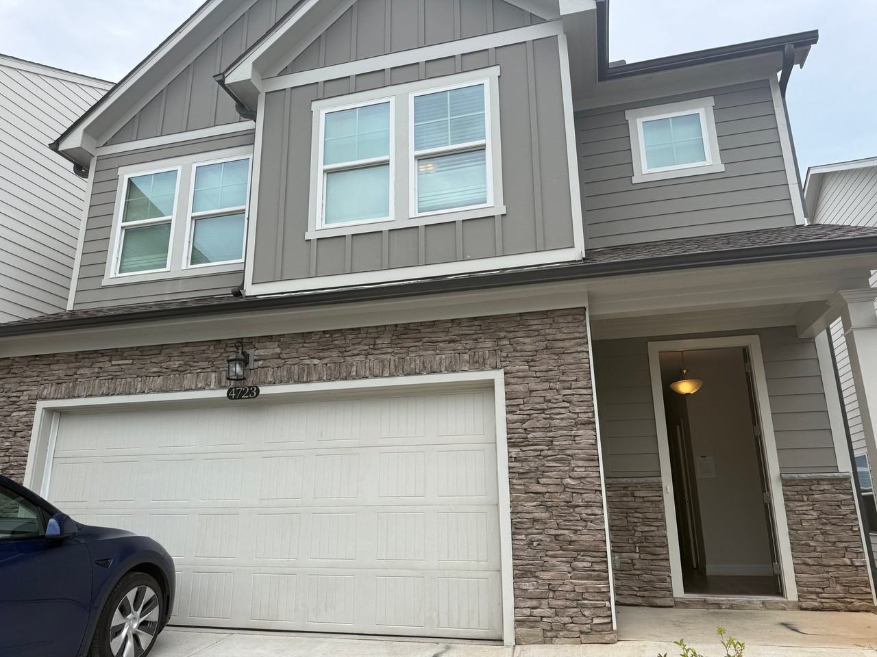 4723 Canary Diamond Ln - Photo 2 of 12