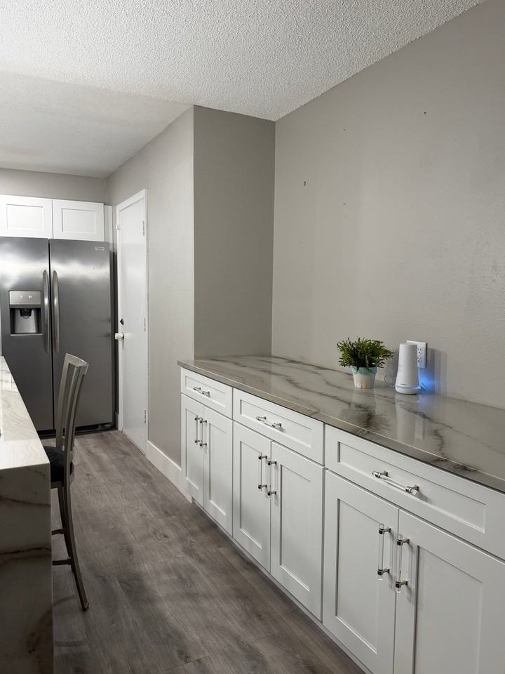 200 Saint Andrews Blvd #1607 - Photo 3 of 13