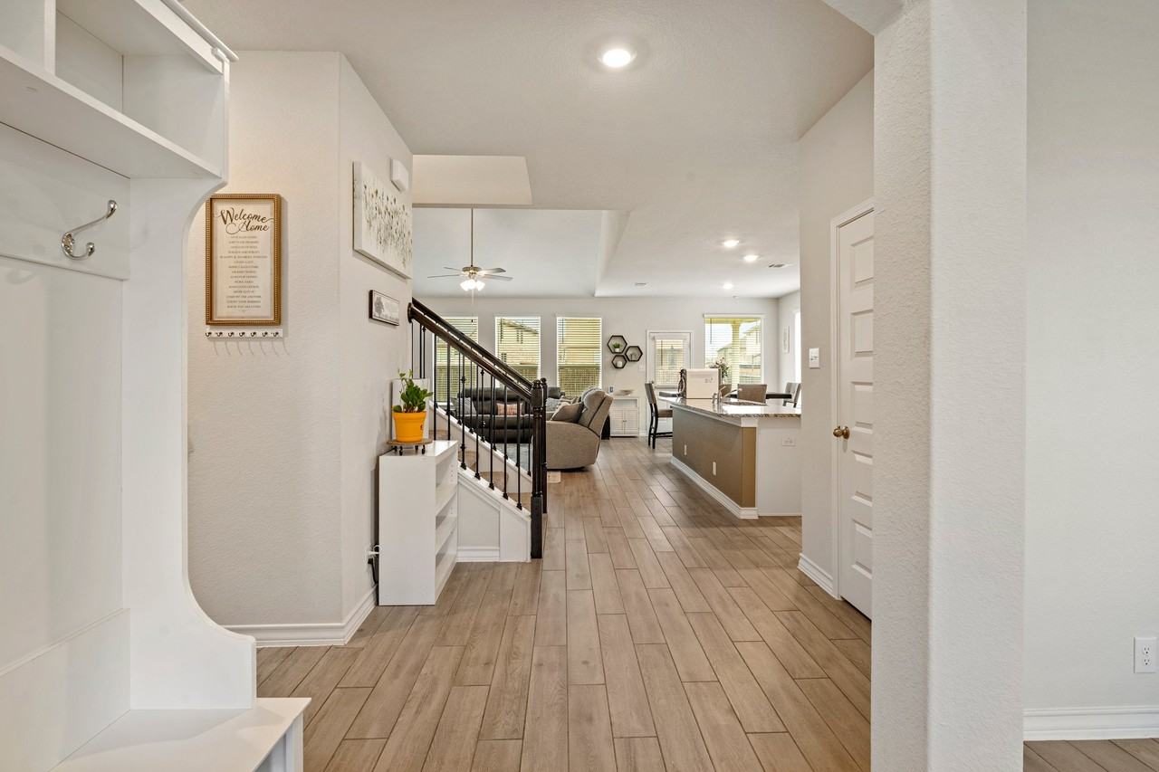 512 Steele Shallows - Photo 2 of 31