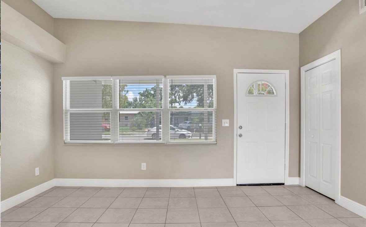 6215 Melbourne Ave - Photo 2 of 12