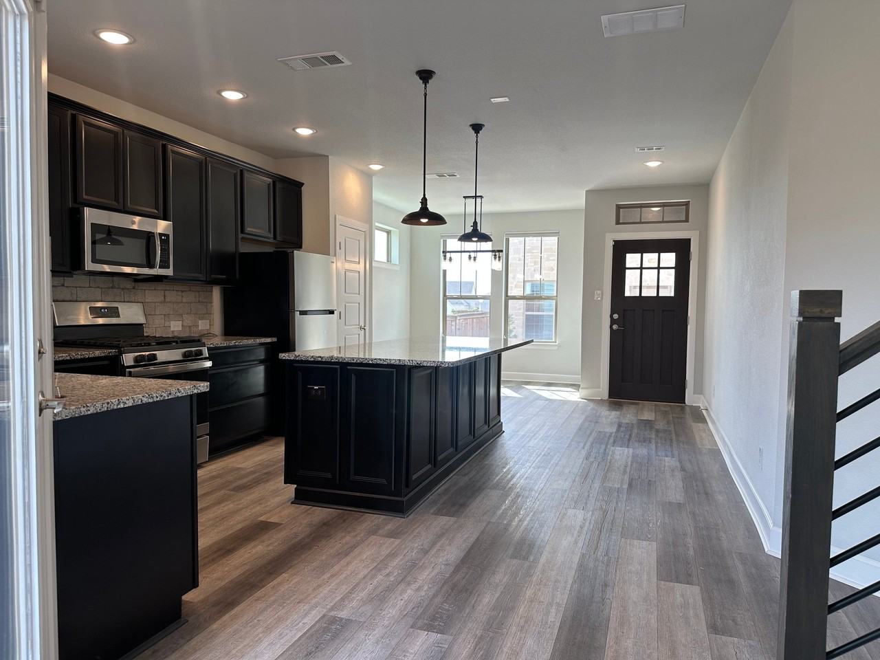 14228 Walsh Ave - Photo 4 of 22