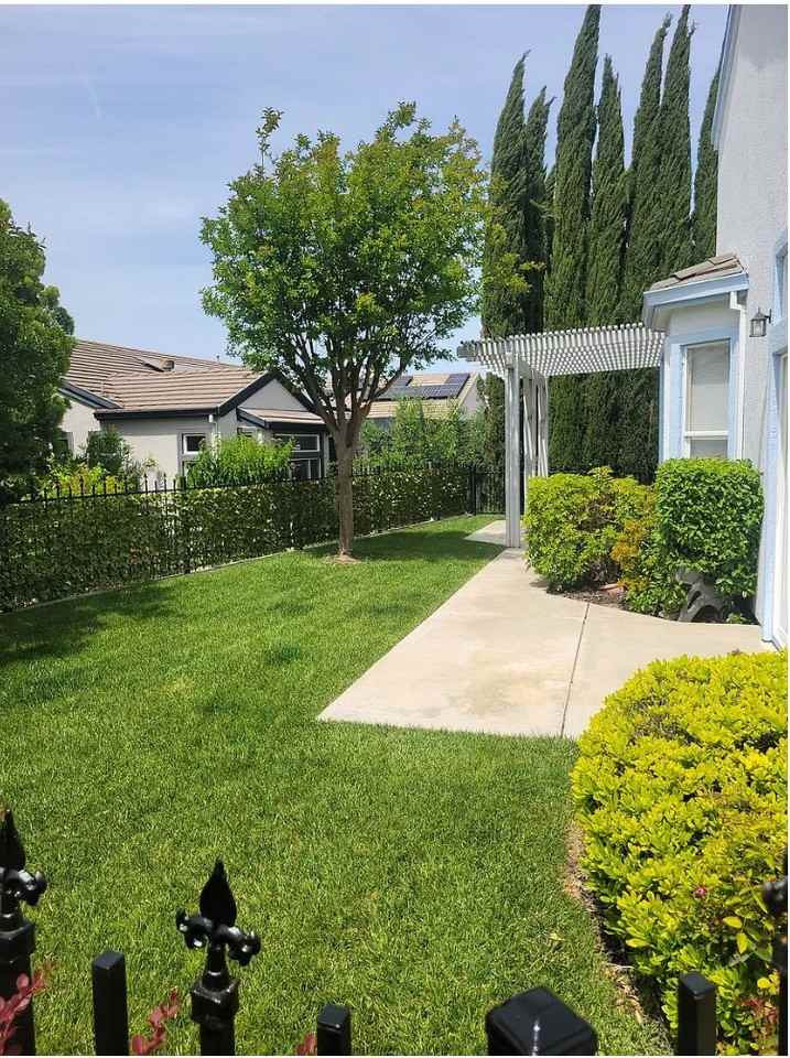 723 Deerfield Way - Photo 2 of 20