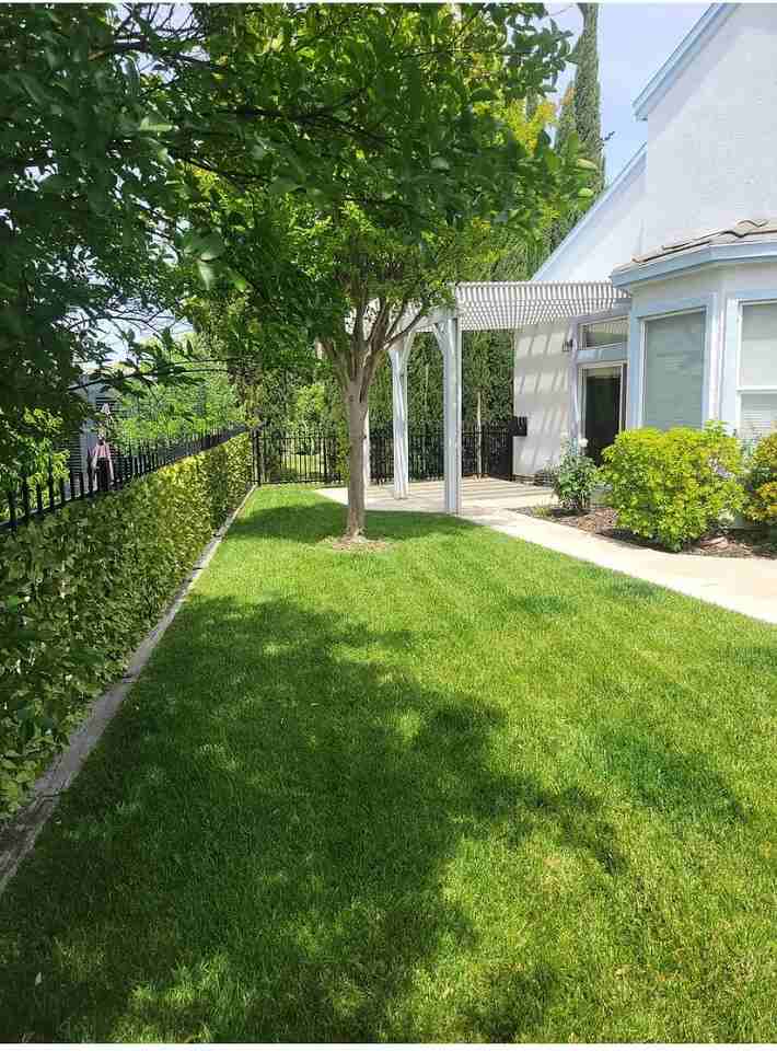 723 Deerfield Way - Photo 3 of 20