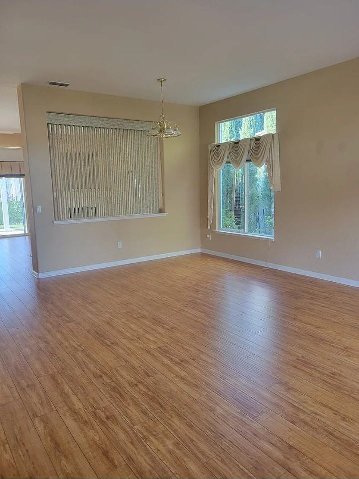 723 Deerfield Way - Photo 6 of 20