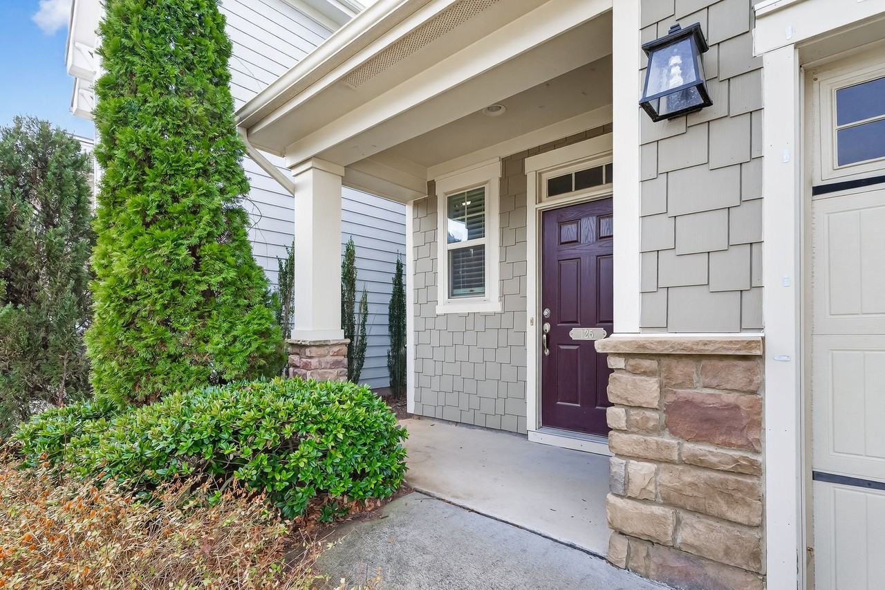 125 Begen St - Photo 4 of 47