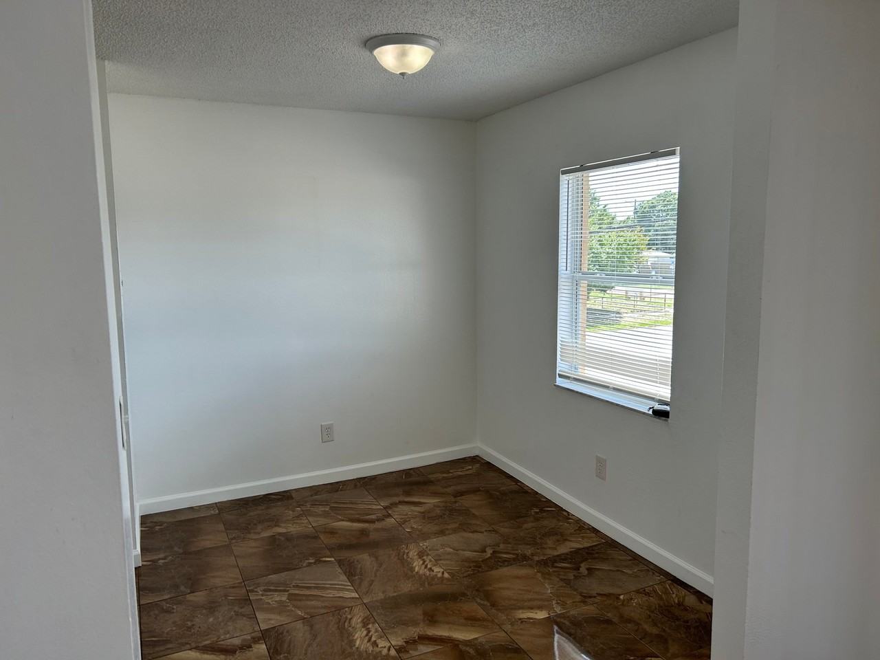 5608 S Manhattan Ave #A - Photo 2 of 4