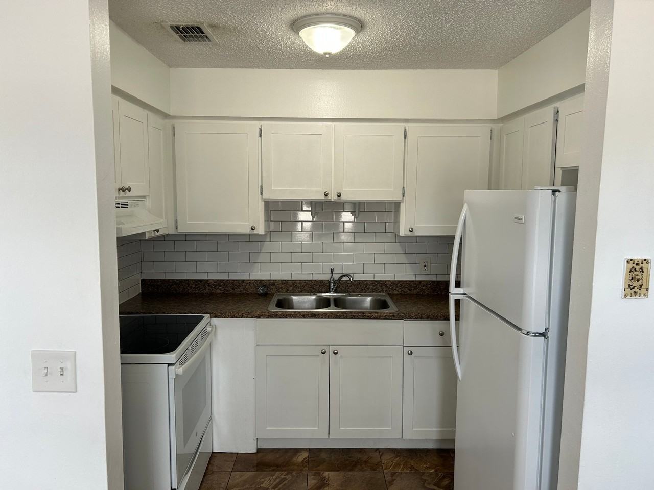 5608 S Manhattan Ave #A - Photo 3 of 4