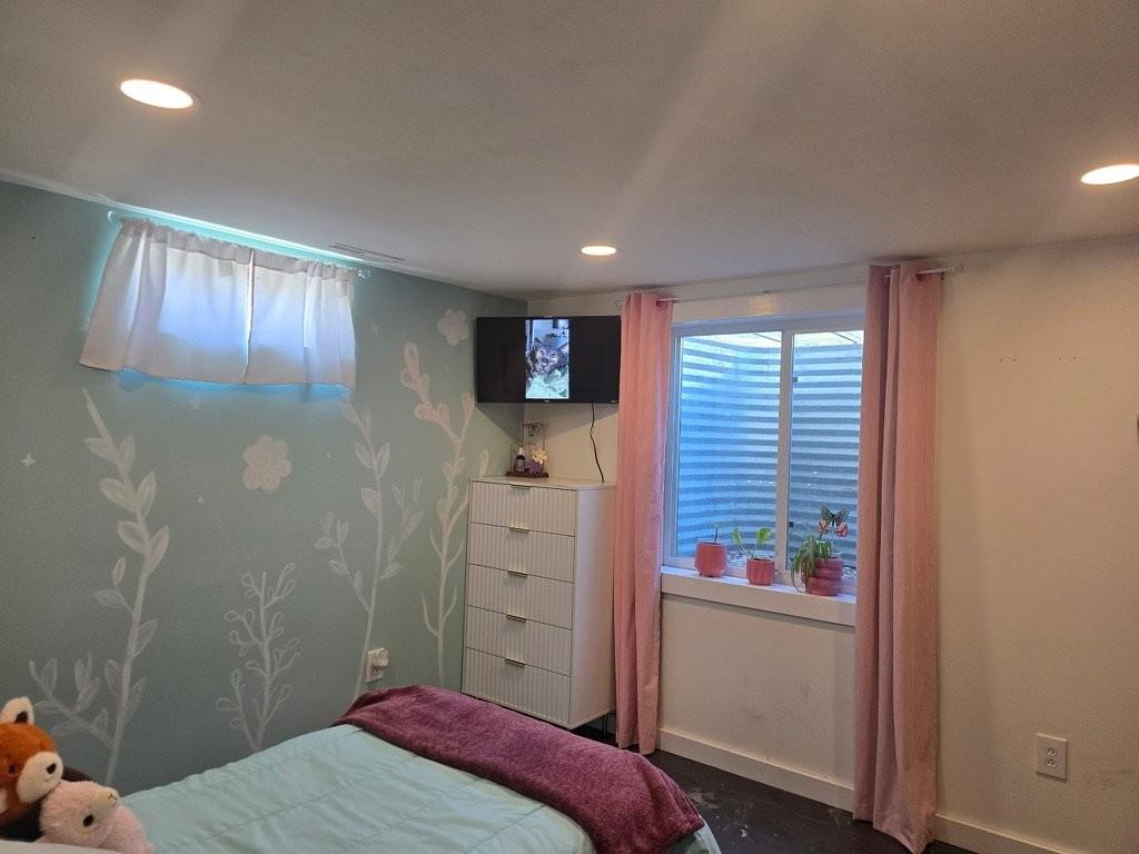 1110 S Mill St - Photo 2 of 12