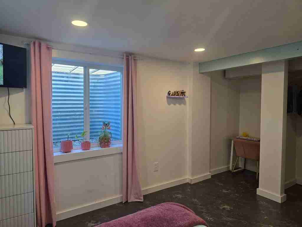 1110 S Mill St - Photo 3 of 12