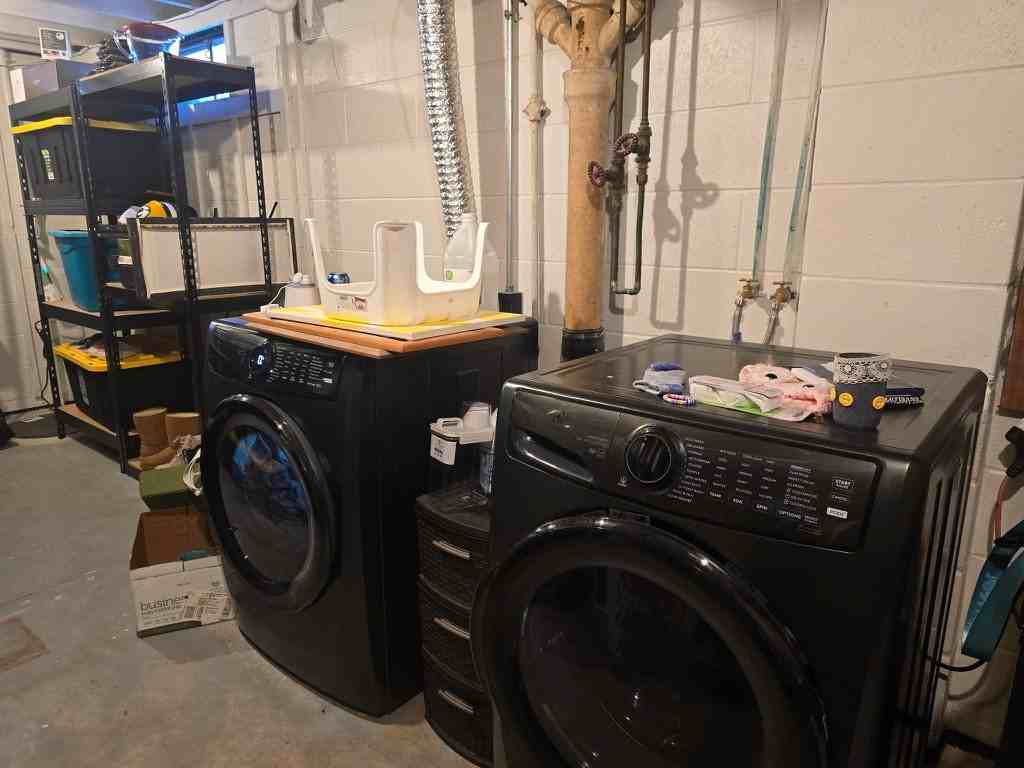 1110 S Mill St - Photo 4 of 12
