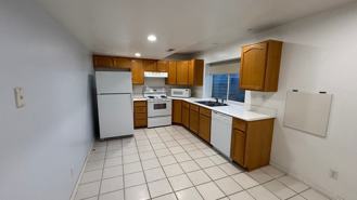 873 Se - Photo 1 of 1