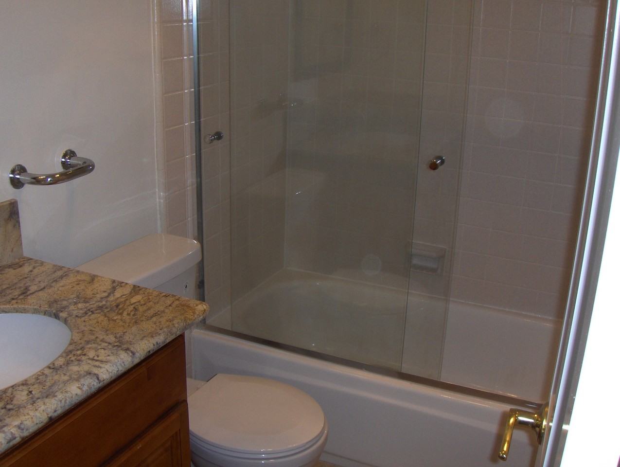 1807 Fremont Ave #022 - Photo 7 of 9