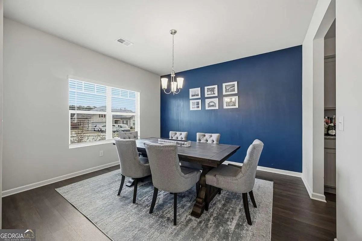 933 Nandina Ln - Photo 3 of 26