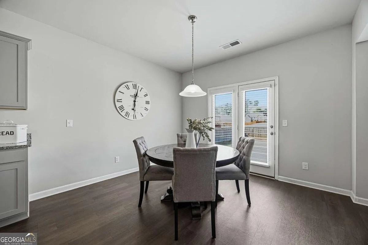 933 Nandina Ln - Photo 7 of 26