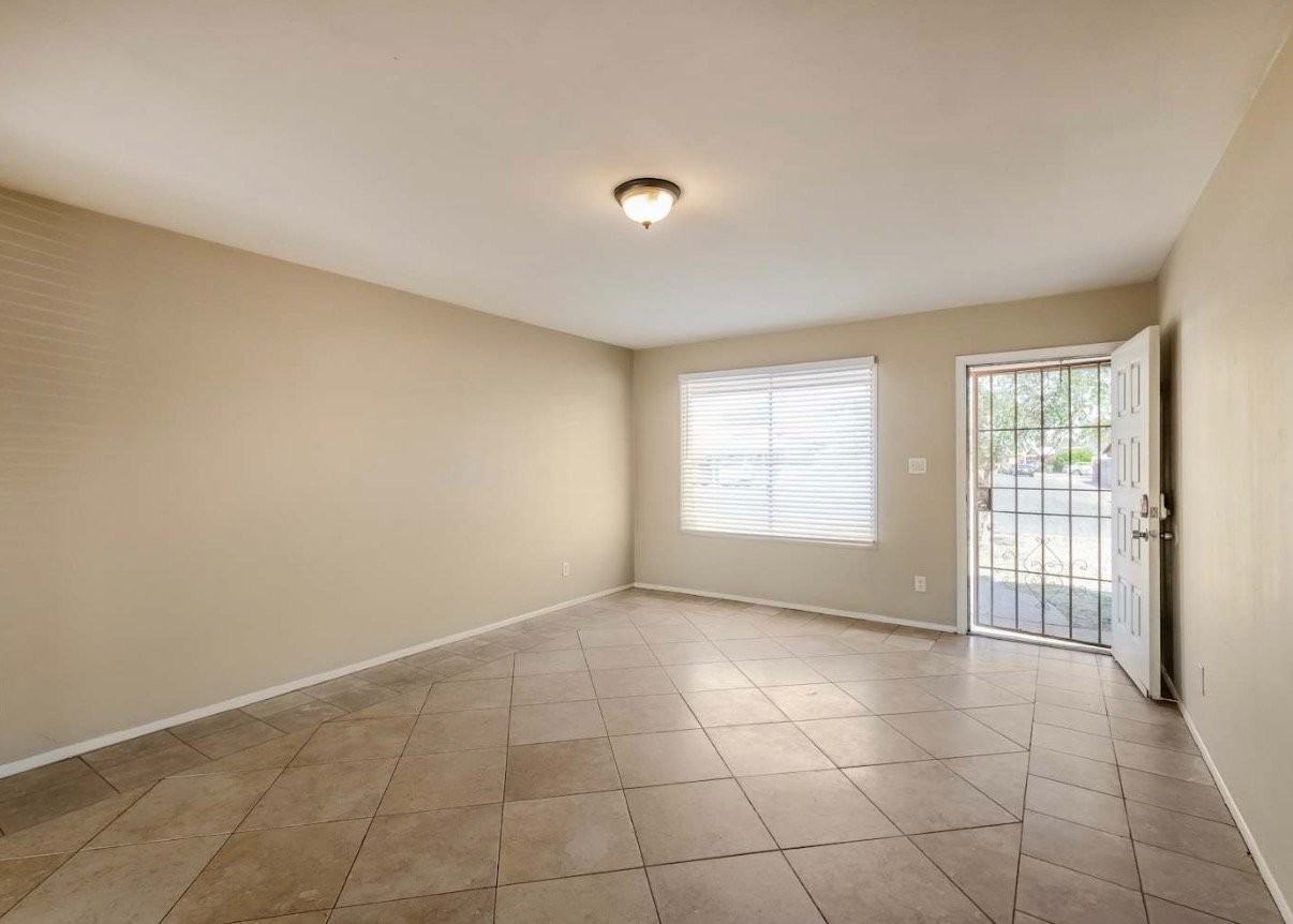 3153 N 64th Dr - Photo 3 of 12