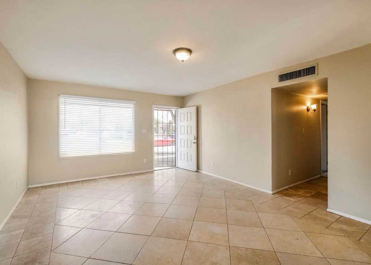 3153 N 64th Dr - Photo 5 of 12