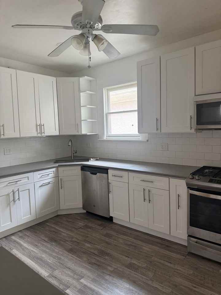 2439 W Byron St - Photo 7 of 7