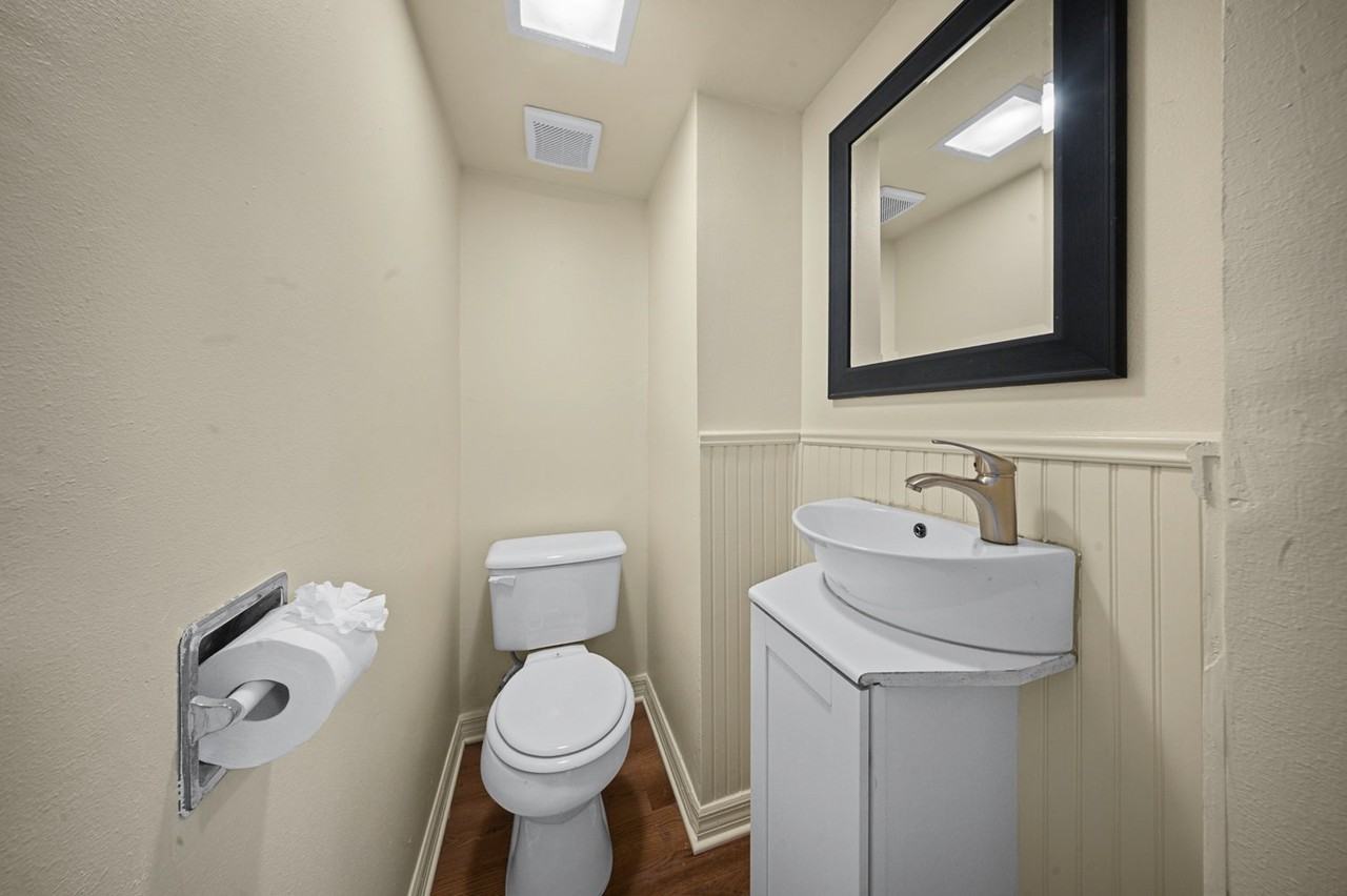 208 E Starr Ave #1 - Photo 3 of 15