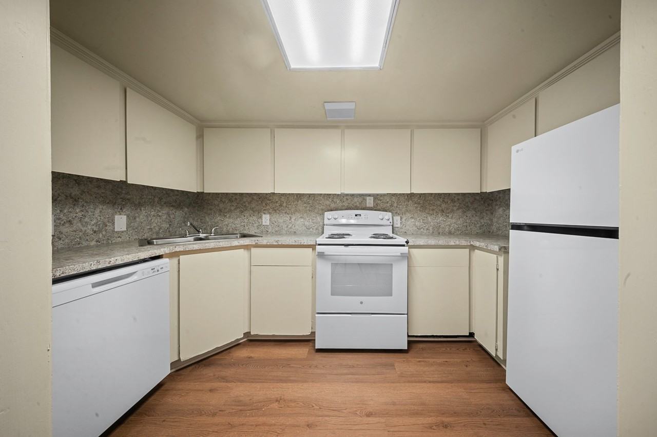 208 E Starr Ave #1 - Photo 7 of 15