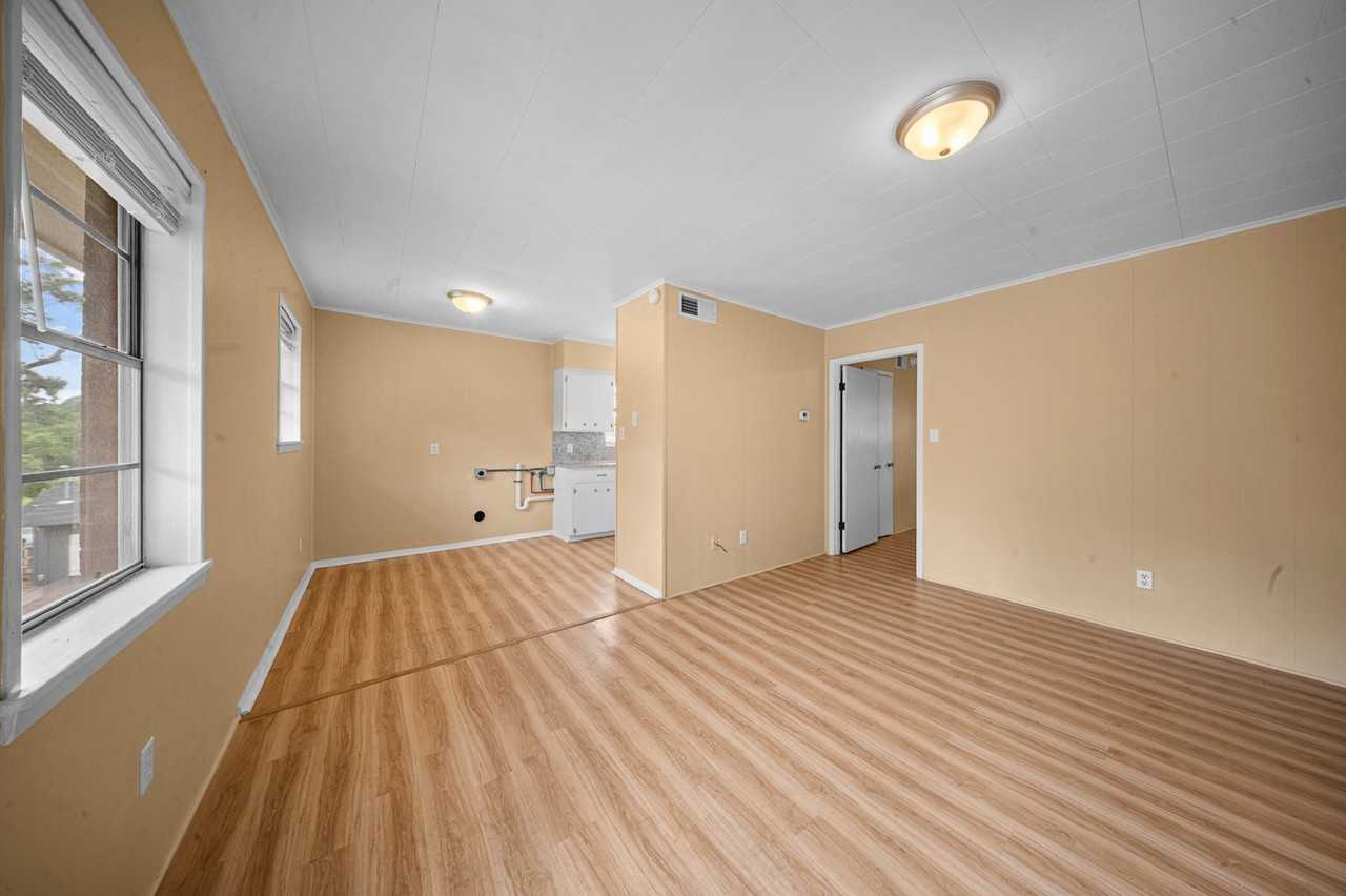 304 Powers St #3