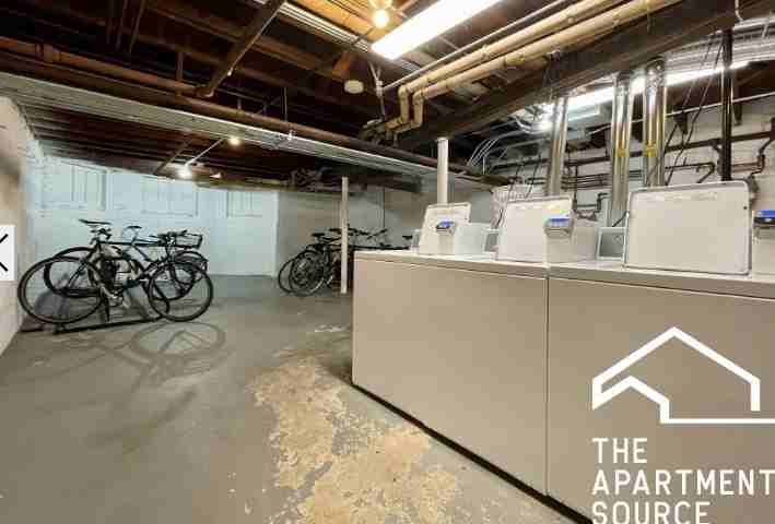 N Rockwell St #A2 - Photo 3 of 12