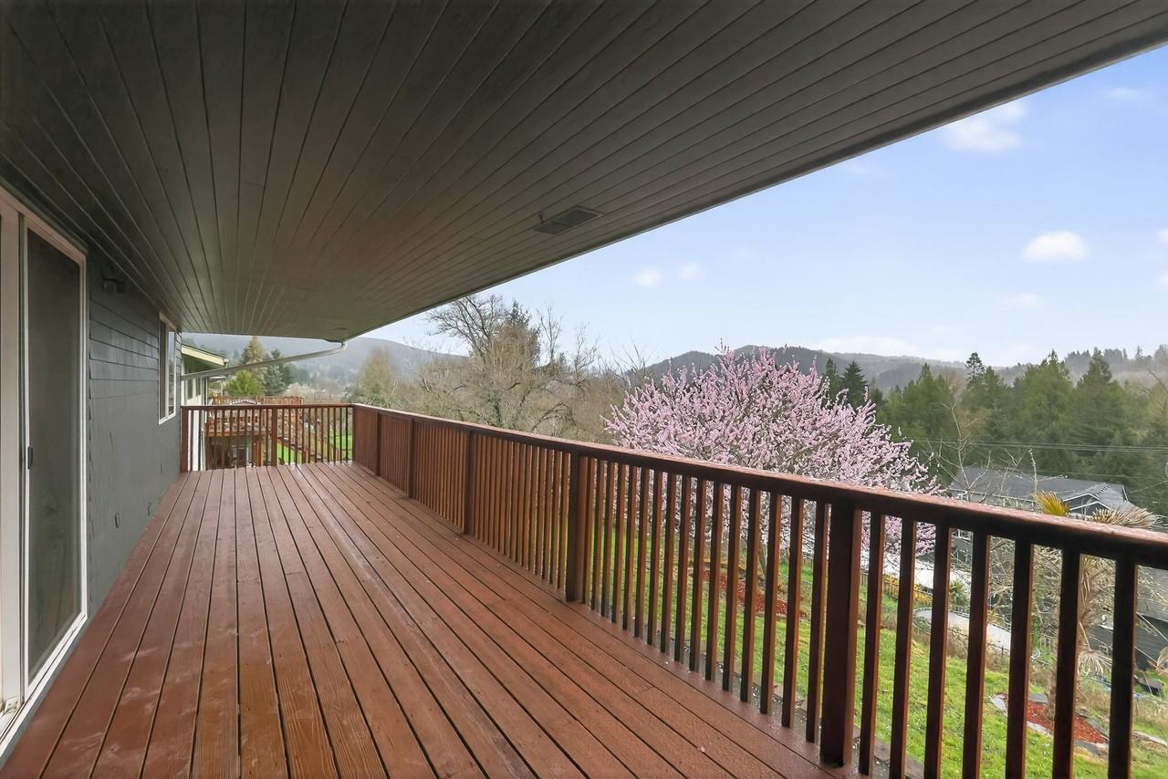 2404 Bloyd St - Photo 4 of 31
