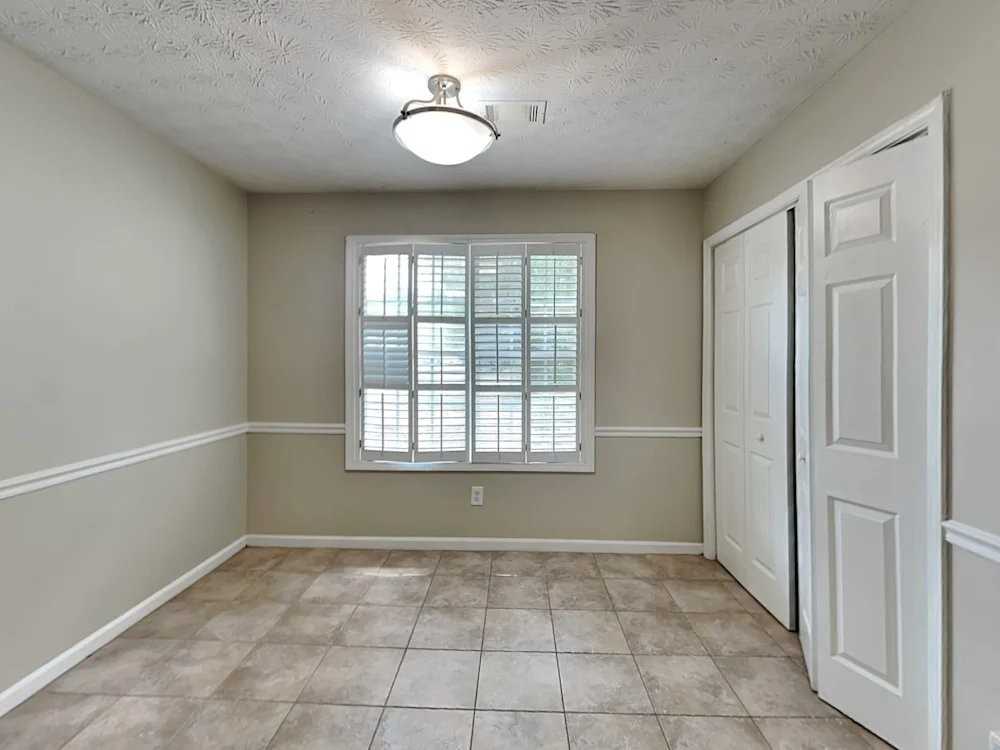 11 Tara Ct - Photo 4 of 13