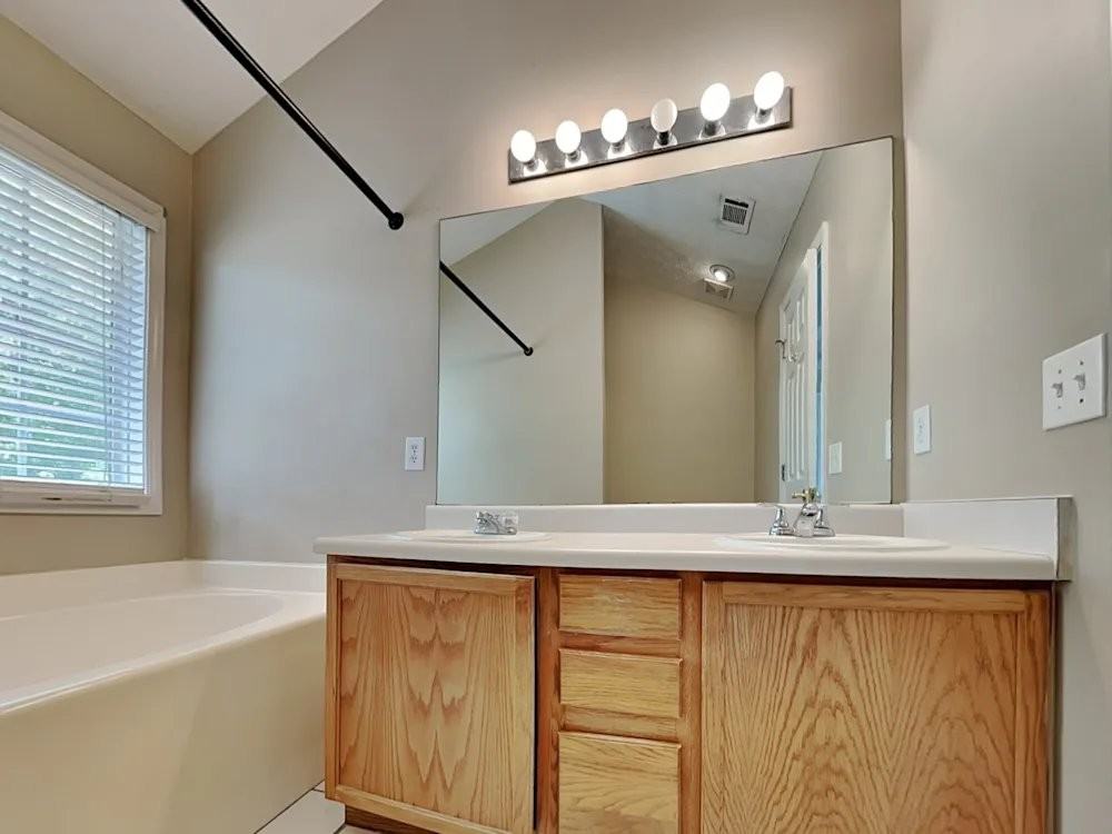 11 Tara Ct - Photo 7 of 13