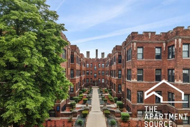 4407 N Wolcott Ave #2