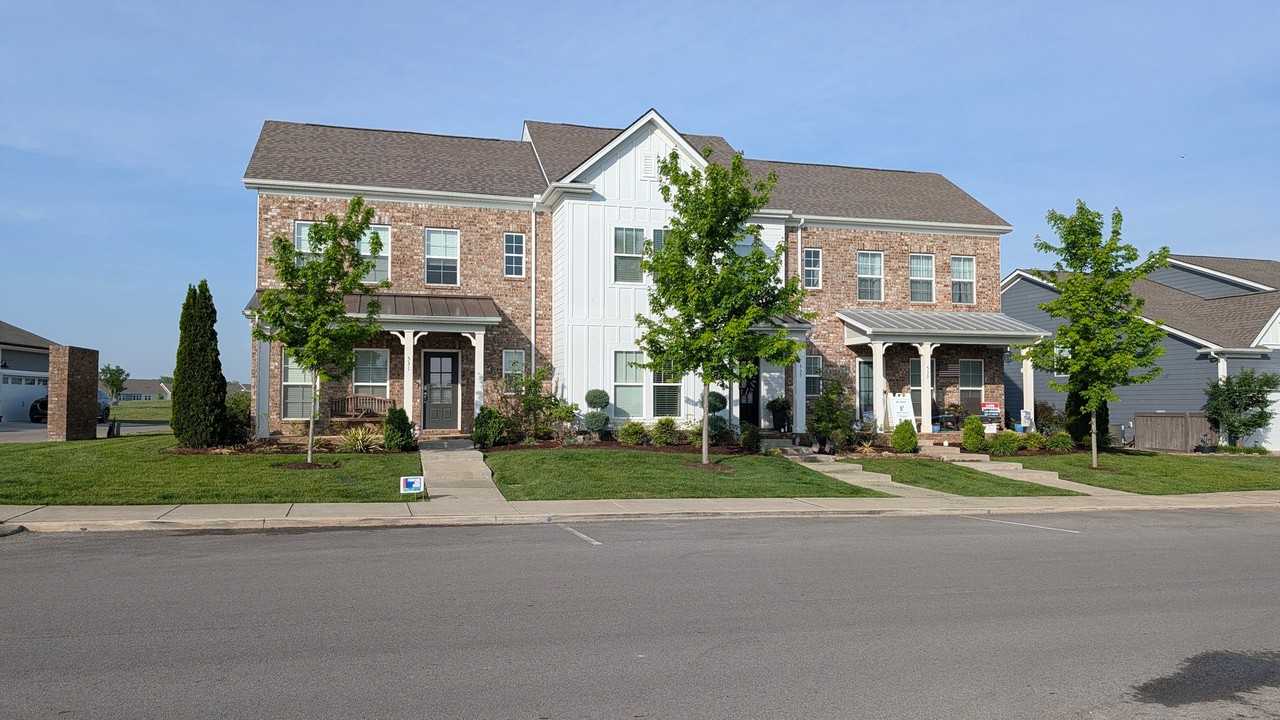 531 Farmstead Ln - Photo 2 of 20