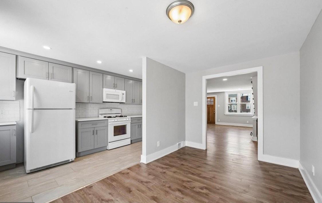 306 Pine St - Photo 6 of 9