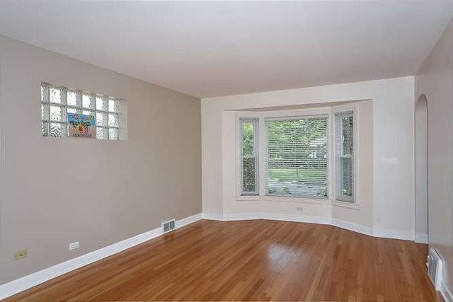 2140 Dobson St - Photo 3 of 17