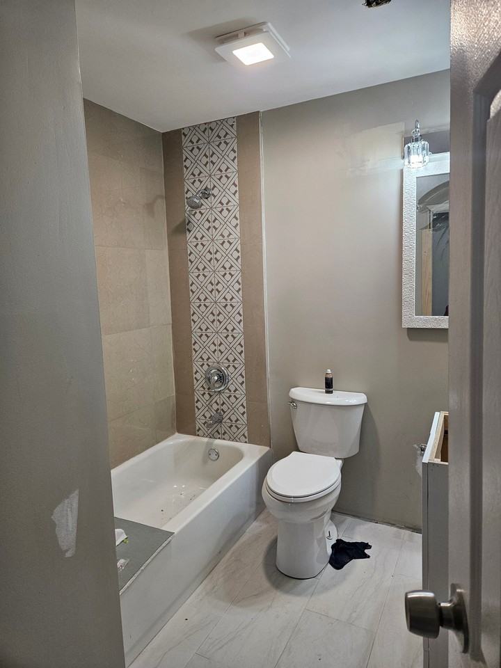 1020 S Park Blvd - Photo 5 of 6