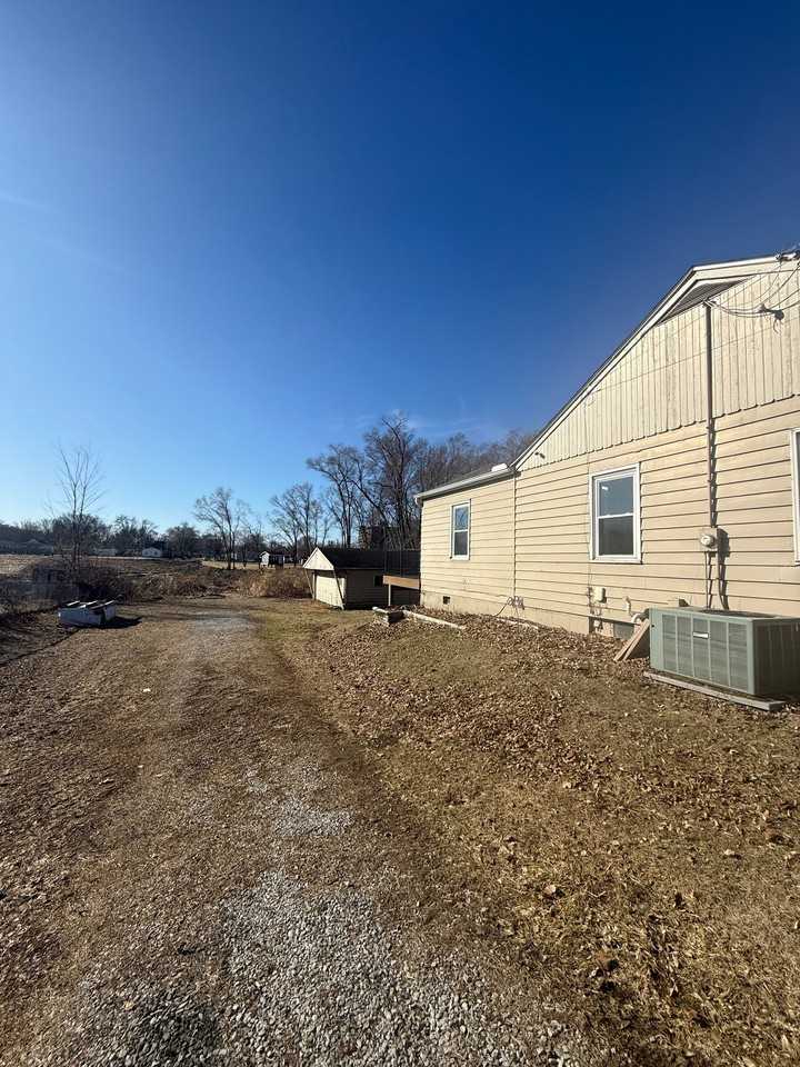 924 29th Ave - Photo 2 of 11