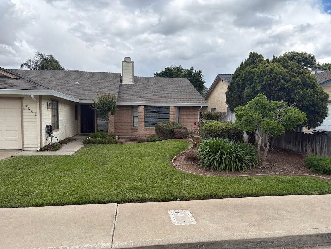 4062 Glendale Ct - Photo 2 of 12