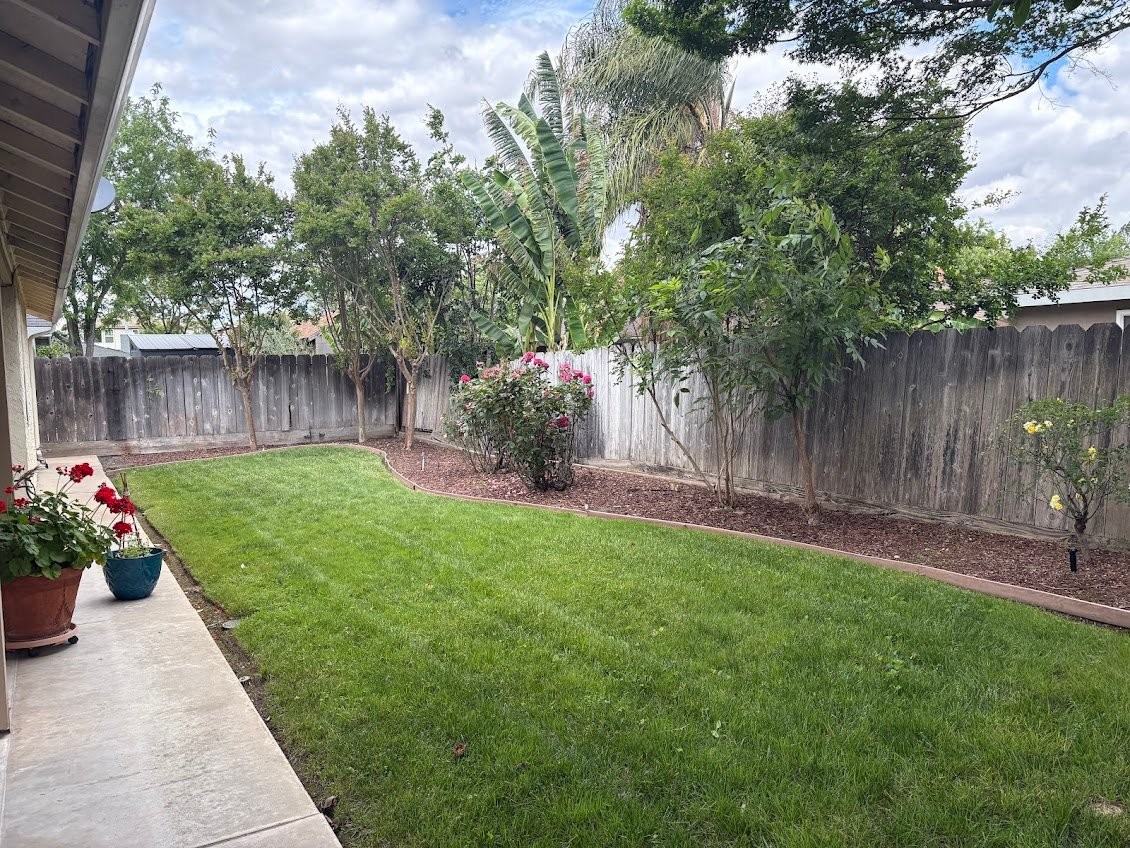 4062 Glendale Ct - Photo 3 of 12