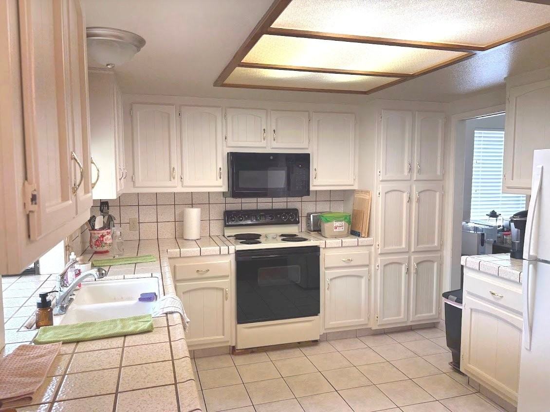 4062 Glendale Ct - Photo 5 of 12