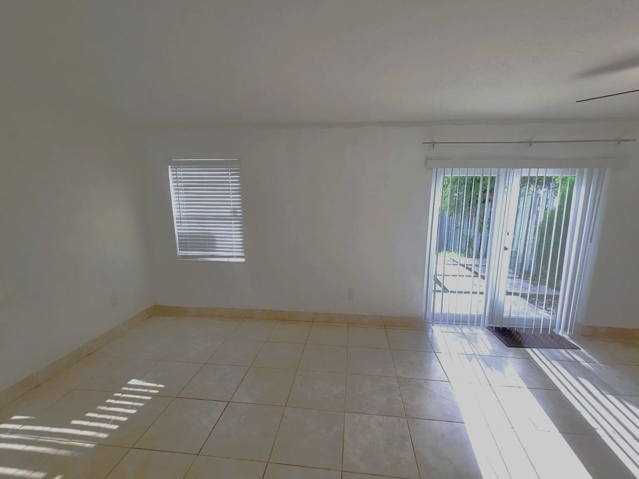 20758 Sw 83rd Ave #20758 - Photo 4 of 16