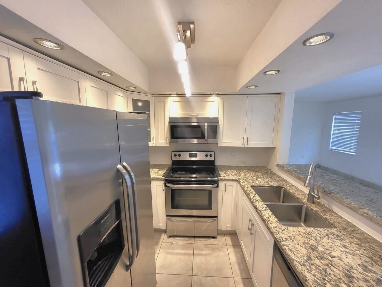 20758 Sw 83rd Ave #20758 - Photo 6 of 16