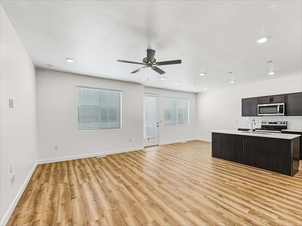 6031 W Lower Brook Ln #NA - Photo 4 of 12