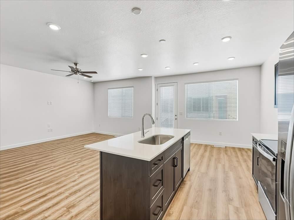 6031 W Lower Brook Ln #NA - Photo 5 of 12