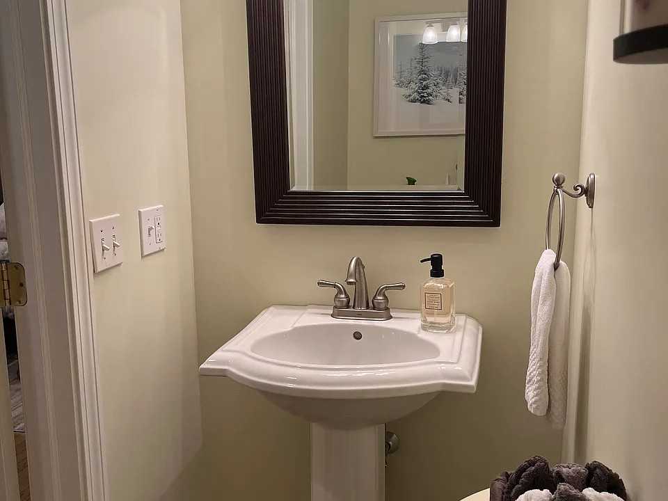 16 Berta Lane - Photo 6 of 10
