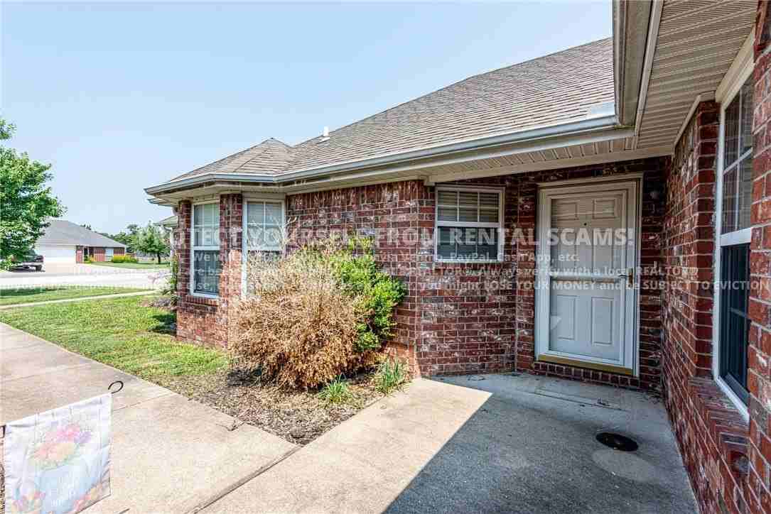 245 Ravenwood Rd #A - Photo 3 of 16