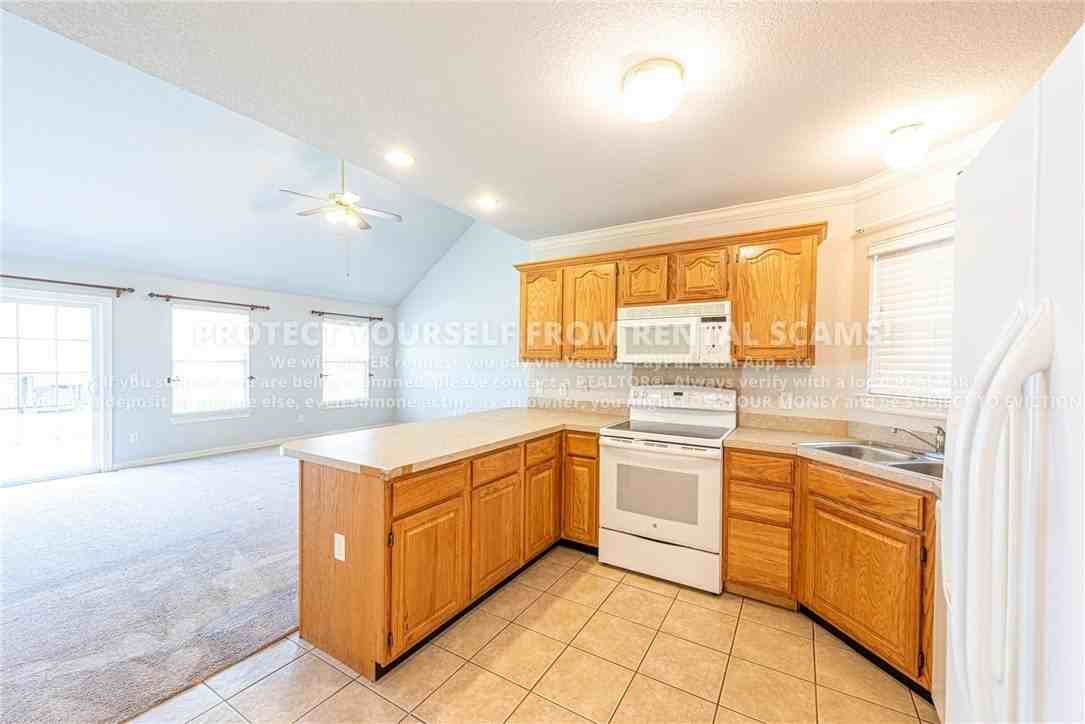 245 Ravenwood Rd #A - Photo 6 of 16