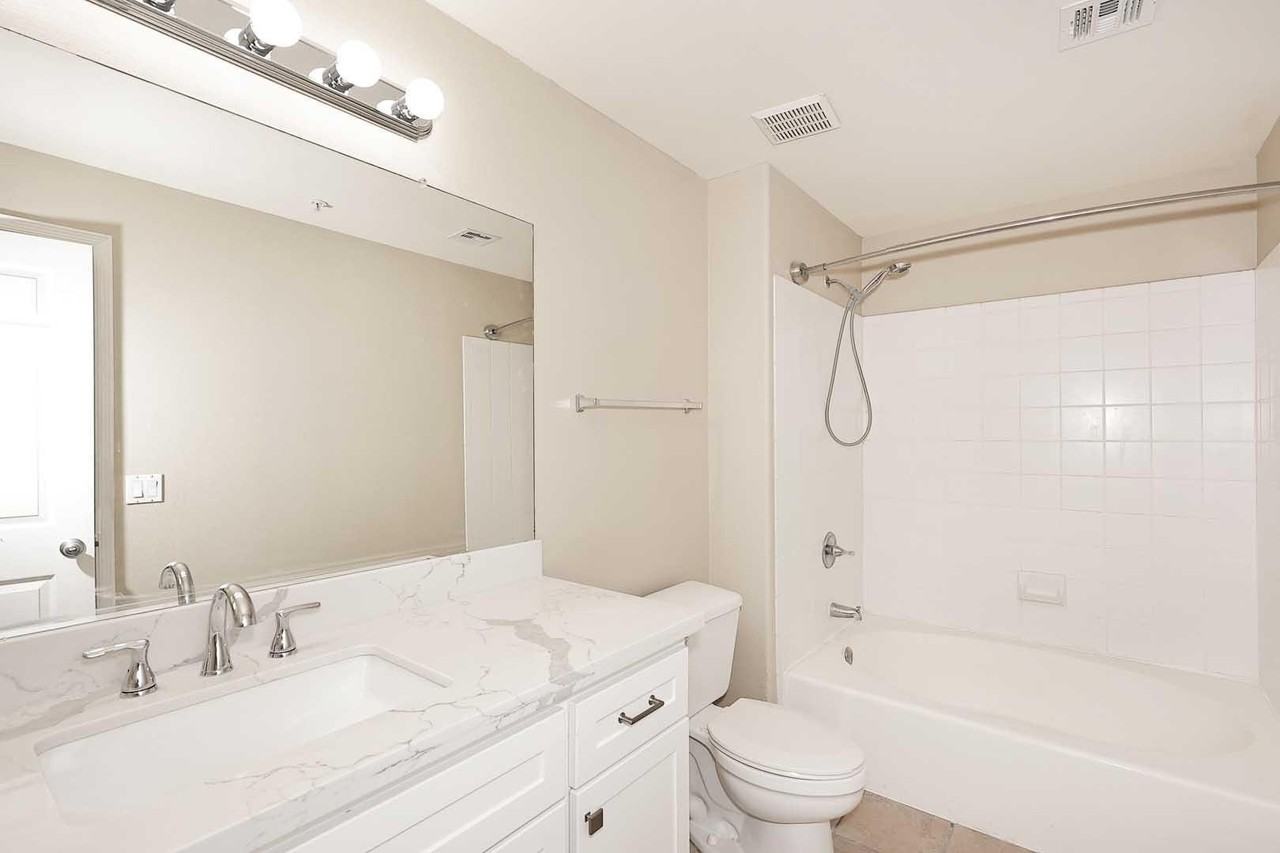 20100 N 78th Pl #2156 - Photo 7 of 26
