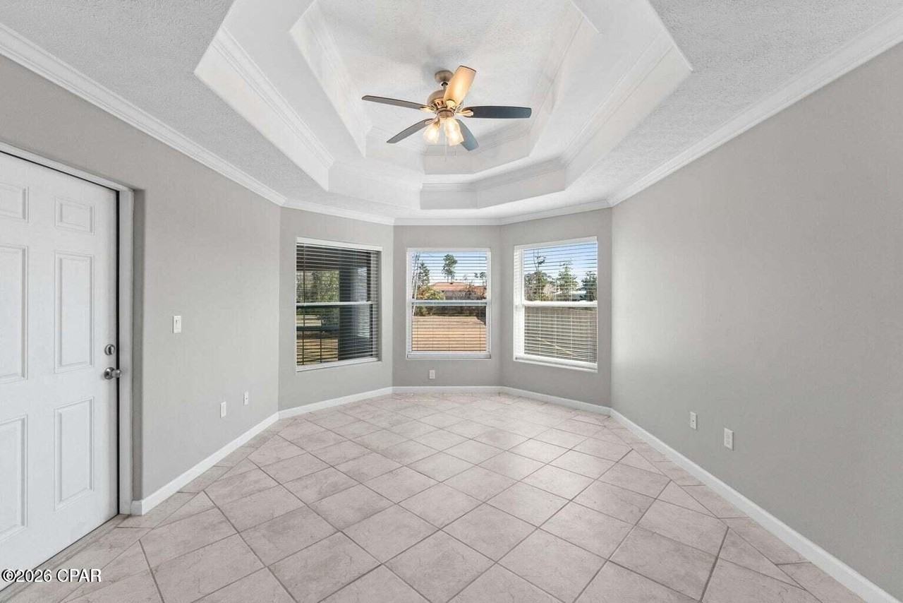 1041 Plantation Dr - Photo 6 of 19