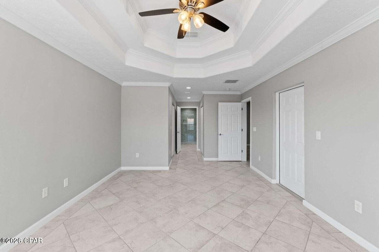 1041 Plantation Dr - Photo 7 of 19