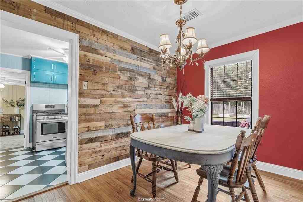 1414 E 29th St - Photo 6 of 21