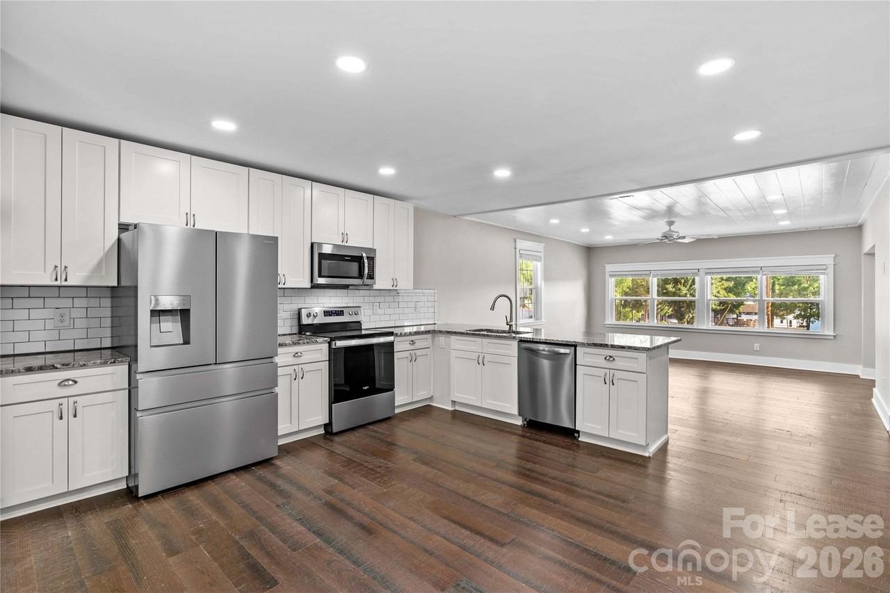 182 Commodore Loop - Photo 7 of 39