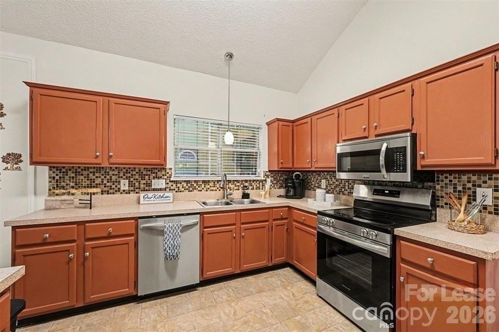 13505 Gatestone Ln - Photo 5 of 13